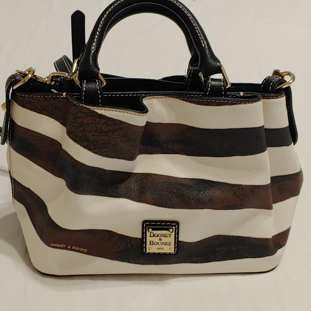 EUC Dooney & Bourke Animal Print Satchel